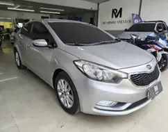 KIA CERATO 1.6 SX 16V FLEX 4P AUTOMÁTICO KIA CERATO 1.6 SX 16V FLEX 4P AUTOMÁTICO
