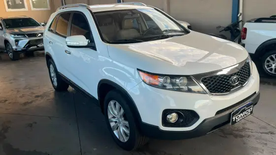KIA SORENTO 2.4 EX2 4X2 16V GASOLINA 4P AUTOMÁTICO