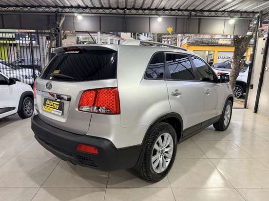 KIA-SORENTO-2.4 16V GASOLINA EX AUTOMÁTICO KIA-SORENTO-2011