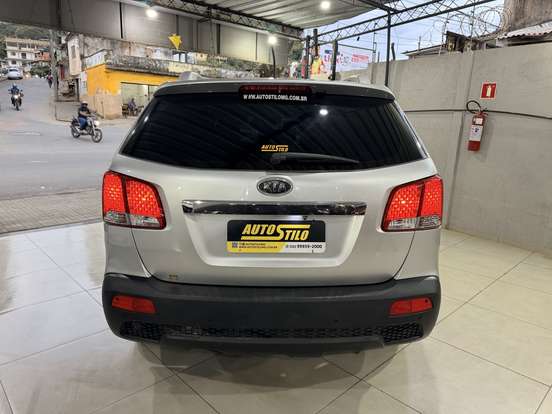 KIA-SORENTO-2.4 16V GASOLINA EX AUTOMÁTICO KIA-SORENTO-2011