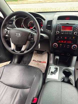 KIA-SORENTO-2011