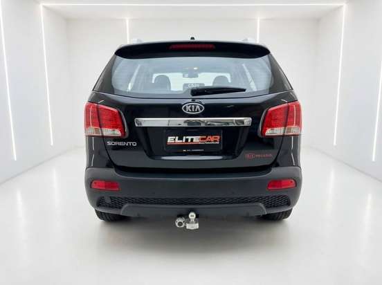 KIA-SORENTO-2011