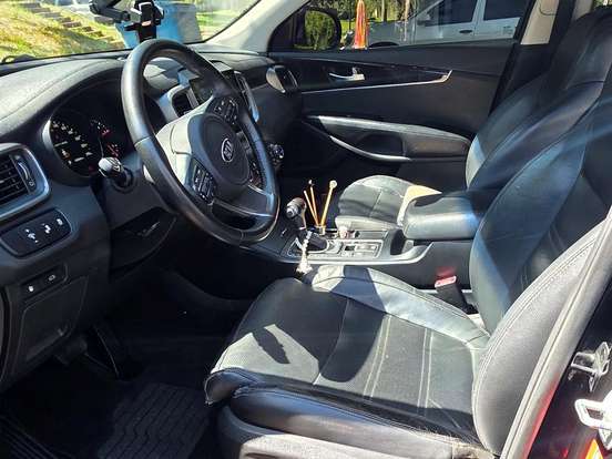 KIA-SORENTO-3.3 V6 GASOLINA EX 7L AUTOMATICO KIA-SORENTO-2016