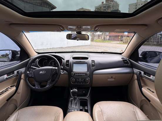 KIA-SORENTO-3.5 V6 GASOLINA EX 7L 4WD AUTOMÁTICO KIA-SORENTO-2013