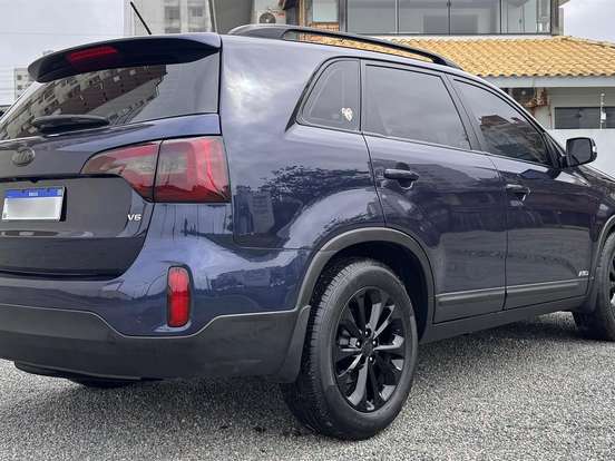 KIA-SORENTO-3.5 V6 GASOLINA EX 7L 4WD AUTOMÁTICO KIA-SORENTO-2013