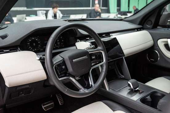 LAND ROVER-DISCOVERY SPORT-2024