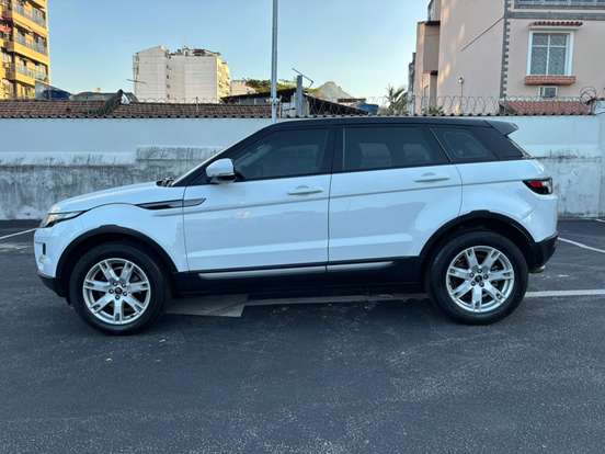 LAND ROVER-RANGE ROVER EVOQUE-2.0 PURE 4WD 16V GASOLINA 4P AUTOMÁTICO LAND ROVER-RANGE ROVER EVOQUE-2013