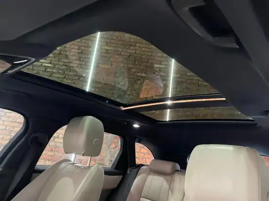LAND ROVER-RANGE ROVER VELAR-2.0 P300 GASOLINA R-DYNAMIC SE AUTOMÁTICO LAND ROVER-RANGE ROVER VELAR-2020