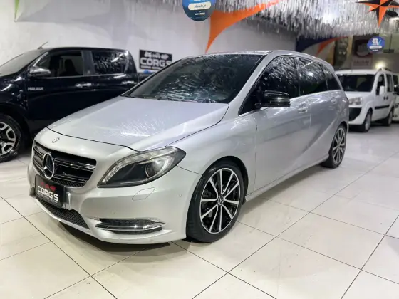 MERCEDES-BENZ B 200 1.6 SPORT TURBO GASOLINA 4P AUTOMÁTICO