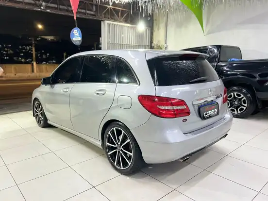 MERCEDES-BENZ-B 200-1.6 SPORT TURBO GASOLINA 4P AUTOMÁTICO MERCEDES-BENZ-B 200-2012