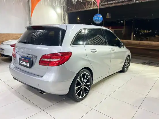 MERCEDES-BENZ-B 200-2012