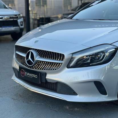MERCEDES-BENZ-CLA 200-2017