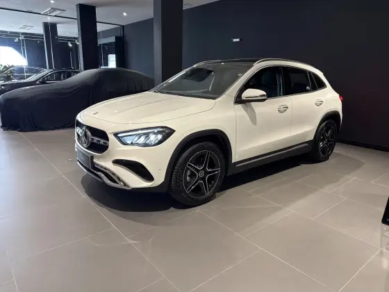 MERCEDES-BENZ GLA 200 1.3 MHEV AMG LINE 7G-DCT MERCEDES-BENZ GLA 200 1.3 MHEV AMG LINE 7G-DCT