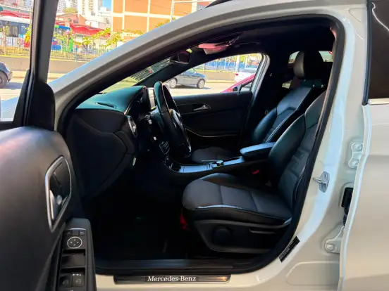 MERCEDES-BENZ-GLA 200-1.6 CGI ADVANCE 16V TURBO GASOLINA 4P AUTOMÁTICO MERCEDES-BENZ-GLA 200-2015