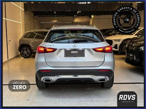 MERCEDES-BENZ-GLA 200-2026