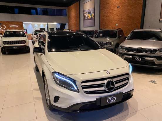 MERCEDES-BENZ-GLA 200-2015