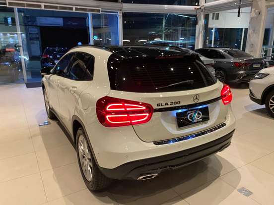 MERCEDES-BENZ-GLA 200-1.6 CGI ADVANCE 16V TURBO FLEX 4P AUTOMÁTICO MERCEDES-BENZ-GLA 200-2015