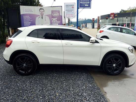 MERCEDES-BENZ-GLA 200-1.6 CGI ENDURO 16V TURBO FLEX 4P AUTOMÁTICO MERCEDES-BENZ-GLA 200-2016
