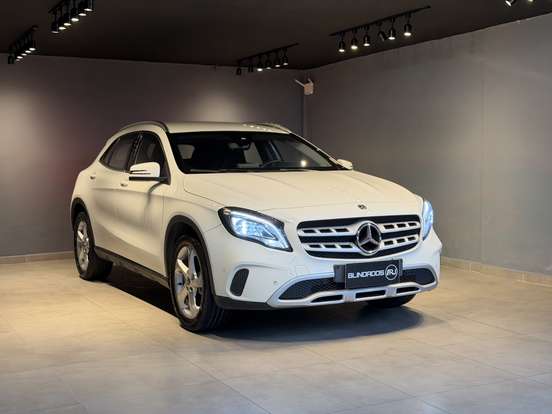 MERCEDES-BENZ-GLA 200-2017