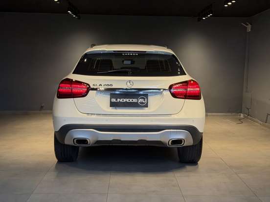 MERCEDES-BENZ-GLA 200-2017