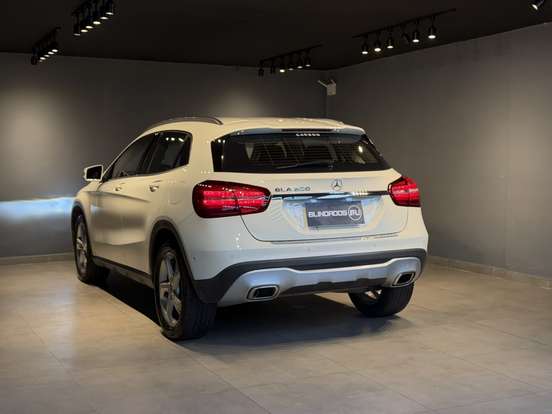 MERCEDES-BENZ-GLA 200-1.6 CGI FLEX ADVANCE 7G-DCT MERCEDES-BENZ-GLA 200-2017