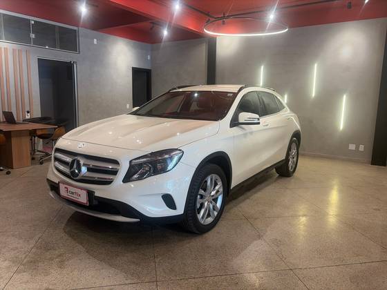 MERCEDES-BENZ GLA 200 1.6 CGI STYLE 16V TURBO FLEX 4P AUTOMÁTICO
