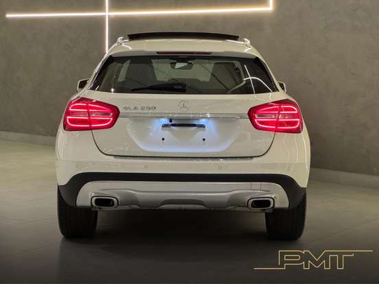 MERCEDES-BENZ-GLA 200-1.6 CGI VISION 16V TURBO FLEX 4P AUTOMÁTICO MERCEDES-BENZ-GLA 200-2014