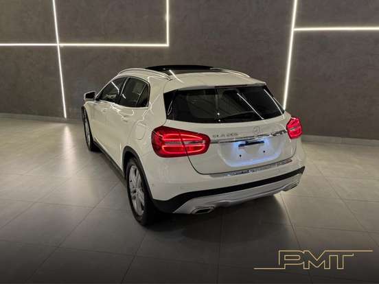 MERCEDES-BENZ-GLA 200-2014