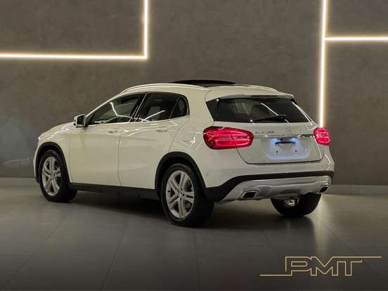 MERCEDES-BENZ-GLA 200-1.6 CGI VISION 16V TURBO FLEX 4P AUTOMÁTICO MERCEDES-BENZ-GLA 200-2014