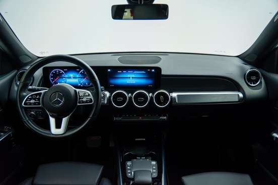 MERCEDES-BENZ-GLB 200-2021