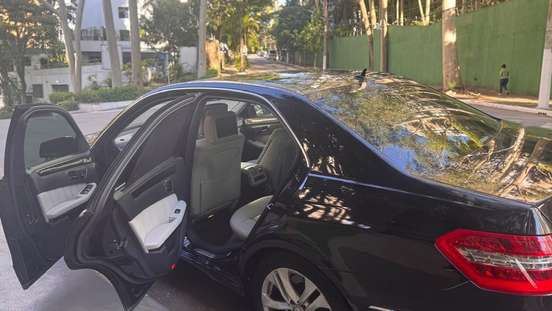 MERCEDES-BENZ-E 500-2010