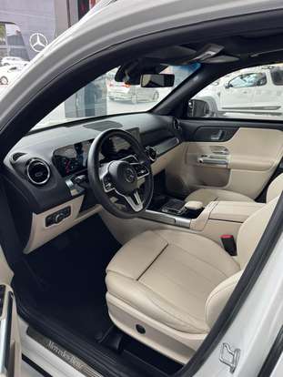 MERCEDES-BENZ-GLB 200-2020