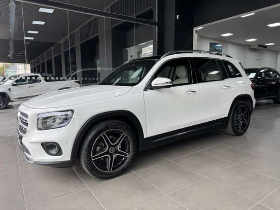 MERCEDES-BENZ-GLB 200-2020