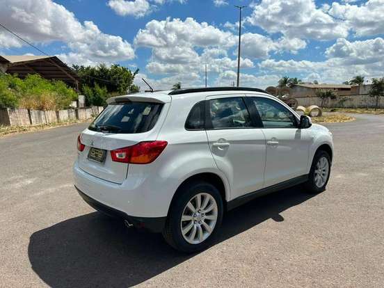 MITSUBISHI-ASX-2013