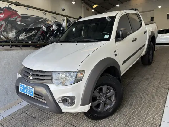 MITSUBISHI L200 OUTDOOR 3.2 4X4 CD 16V TURBO INTERCOOLER DIESEL 4P AUTOMÁTICO MITSUBISHI L200 OUTDOOR 3.2 4X4 CD 16V TURBO INTERCOOLER DIESEL 4P AUTOMÁTICO
