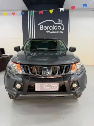 MITSUBISHI L200 TRITON 2.4 16V TURBO DIESEL SPORT GLS CD 4P 4X4 AUTOMÁTICO MITSUBISHI L200 TRITON 2.4 16V TURBO DIESEL SPORT GLS CD 4P 4X4 AUTOMÁTICO