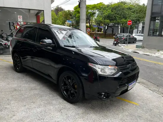 MITSUBISHI-OUTLANDER-2.0 16V GASOLINA 4P AUTOMÁTICO MITSUBISHI-OUTLANDER-2013