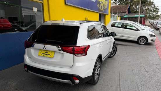 MITSUBISHI-OUTLANDER-2.0 16V GASOLINA 4P AUTOMÁTICO MITSUBISHI-OUTLANDER-2015