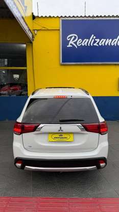 MITSUBISHI-OUTLANDER-2015