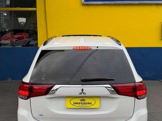 MITSUBISHI-OUTLANDER-2.0 16V GASOLINA 4P AUTOMÁTICO MITSUBISHI-OUTLANDER-2015