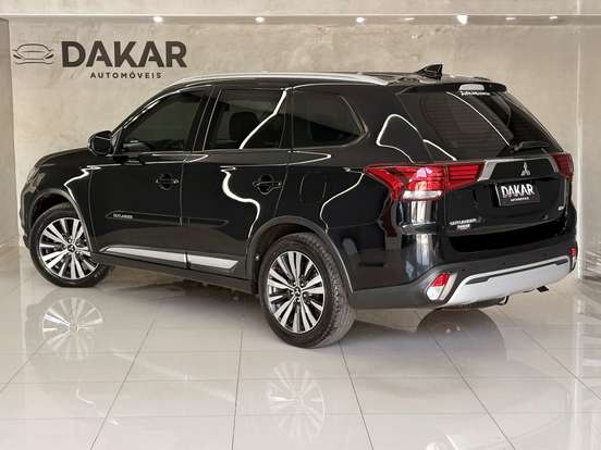 MITSUBISHI-OUTLANDER-2018