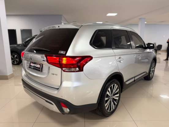 MITSUBISHI-OUTLANDER-2.0 MIVEC GASOLINA HPE AUTOMÁTICO MITSUBISHI-OUTLANDER-2021
