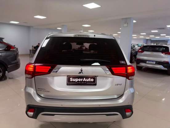 MITSUBISHI-OUTLANDER-2.0 MIVEC GASOLINA HPE AUTOMÁTICO MITSUBISHI-OUTLANDER-2021