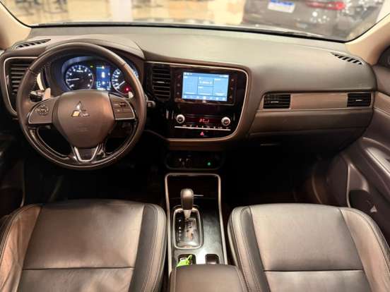 MITSUBISHI-OUTLANDER-2.0 MIVEC GASOLINA HPE AUTOMÁTICO MITSUBISHI-OUTLANDER-2021