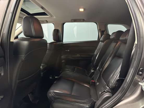 MITSUBISHI-OUTLANDER-2018