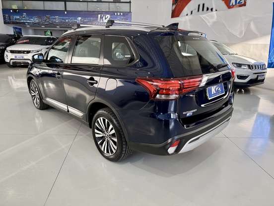 MITSUBISHI-OUTLANDER-2.0 MIVEC GASOLINA HPE AUTOMÁTICO MITSUBISHI-OUTLANDER-2018