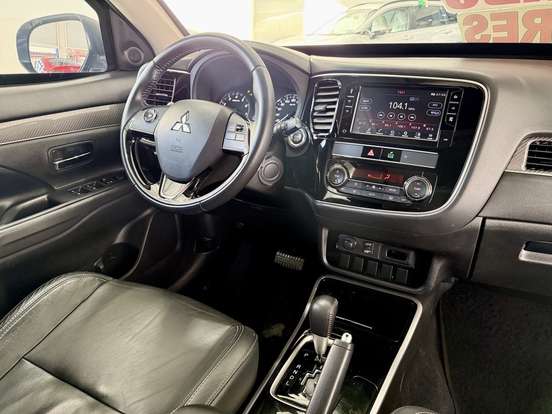 MITSUBISHI-OUTLANDER-2.0 MIVEC GASOLINA HPE AUTOMÁTICO MITSUBISHI-OUTLANDER-2018