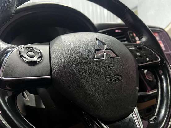 MITSUBISHI-OUTLANDER-2018