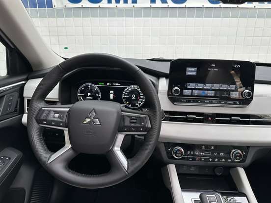 MITSUBISHI-OUTLANDER-2.4 PHEV HPE-S S-AWC DHT MITSUBISHI-OUTLANDER-2025