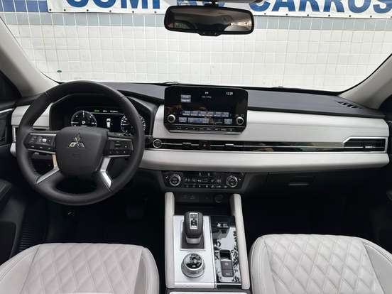 MITSUBISHI-OUTLANDER-2.4 PHEV HPE-S S-AWC DHT MITSUBISHI-OUTLANDER-2025